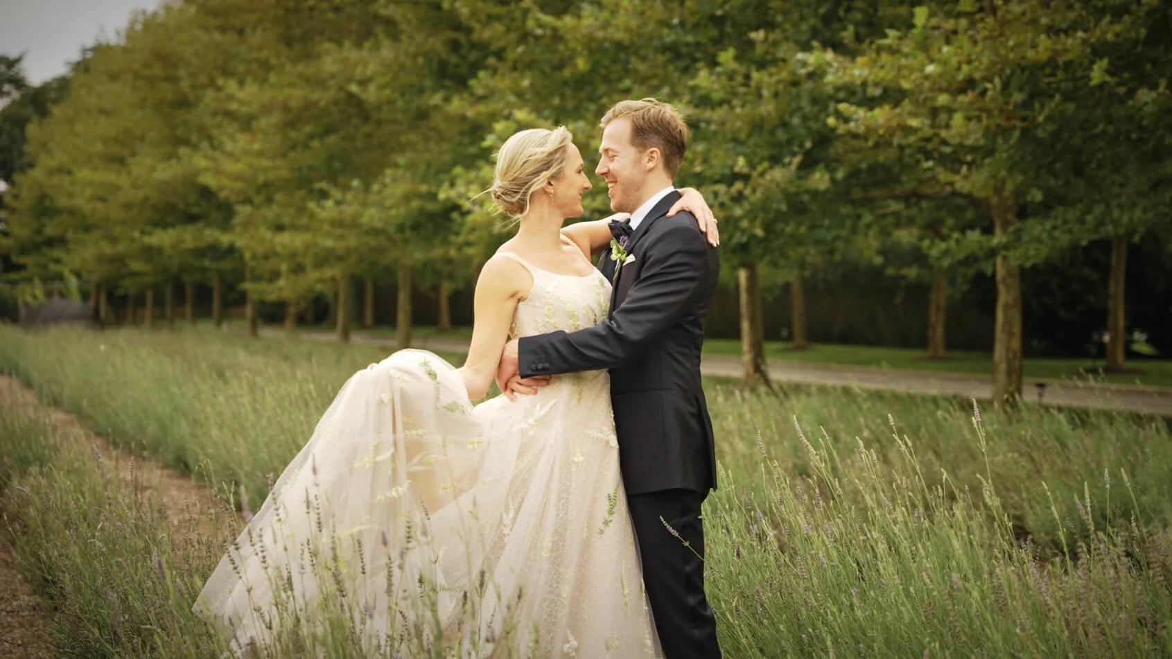 British Garden Wedding, Emotional moments in the Hamptons